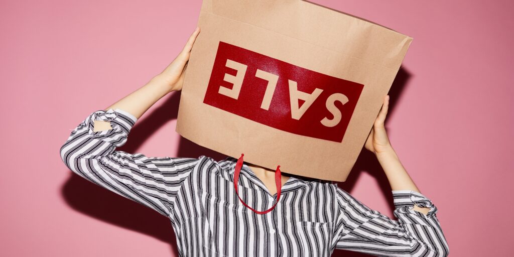 Naše slabé chvíle vie šikovne využiť dobrý marketin. Zdroj: Canva